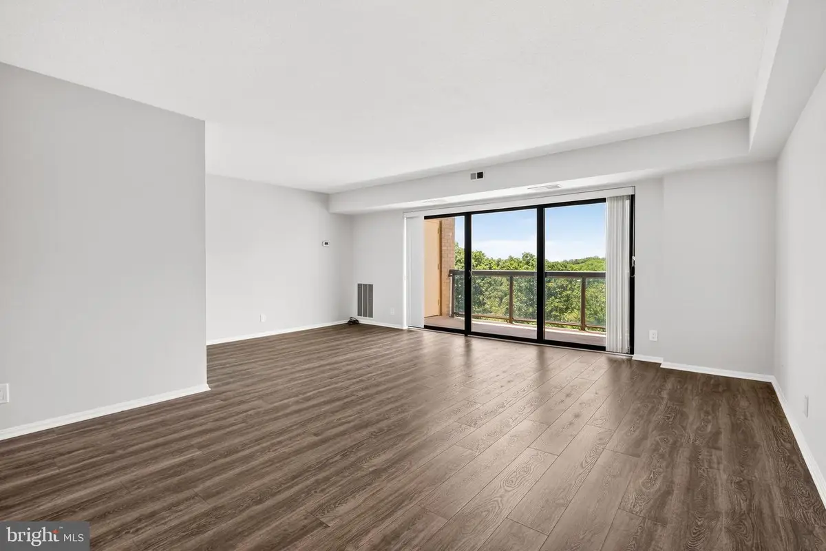 307 Yoakum Pkwy #802, Alexandria, VA 22304 - #1