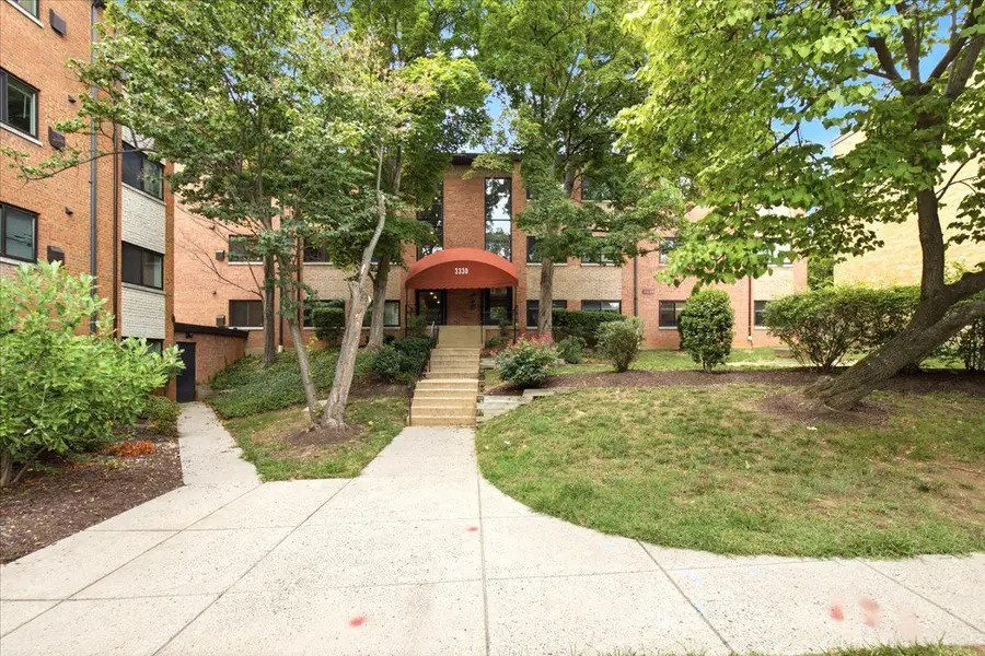 3330 S 28th St #204, Alexandria, VA 22302 - #3