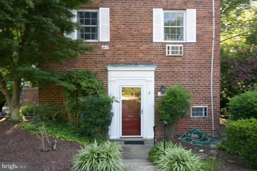 3410 Gunston Rd, Alexandria, VA 22302 - #2