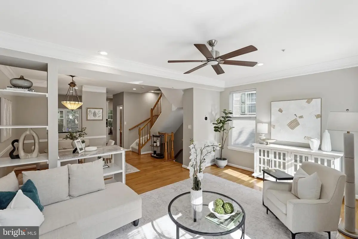 3298 Mount Vernon Ave, Alexandria, VA 22305 - #1