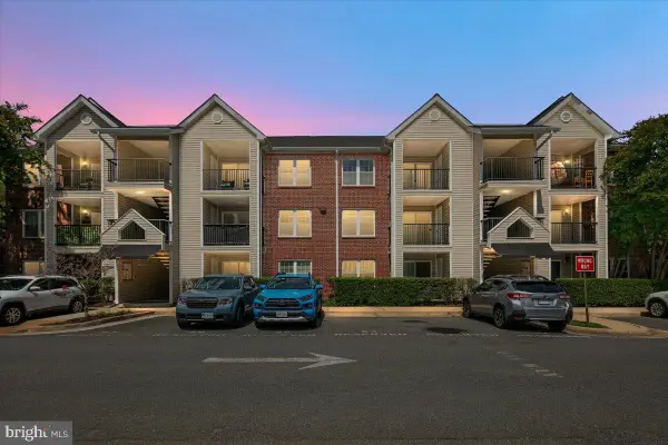 3306 Wyndham Cir #127, ALEXANDRIA, VA 22302