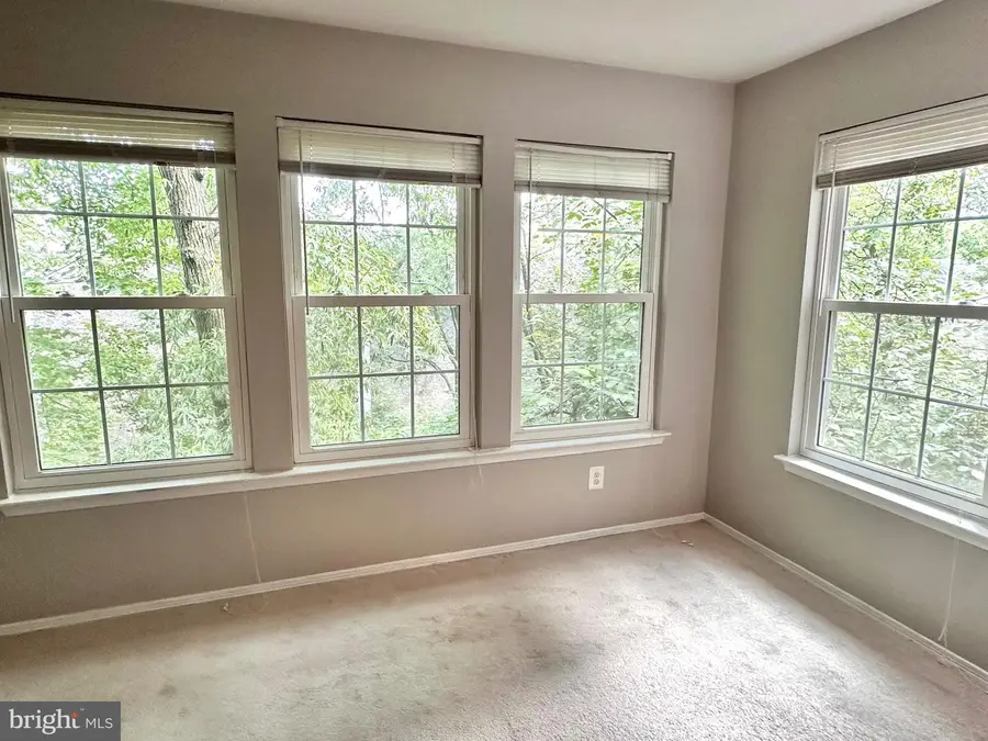 3313 Wyndham Cir #3209, Alexandria, VA 22302 - #3