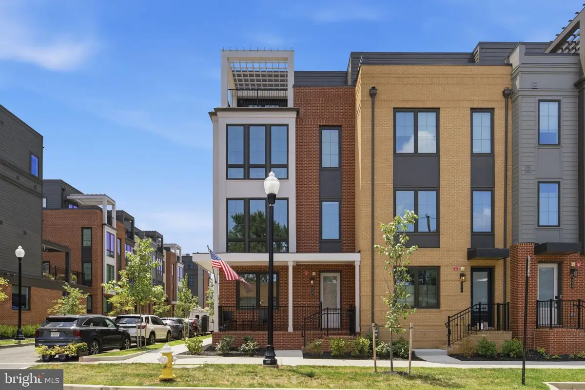 329 Calvert Ave, Alexandria, VA 22301 - #1