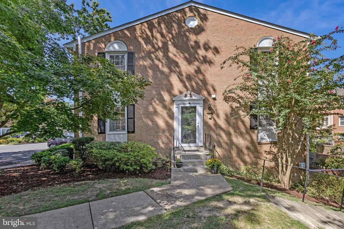 2655 Centennial Ct, Alexandria, VA 22311 - #1