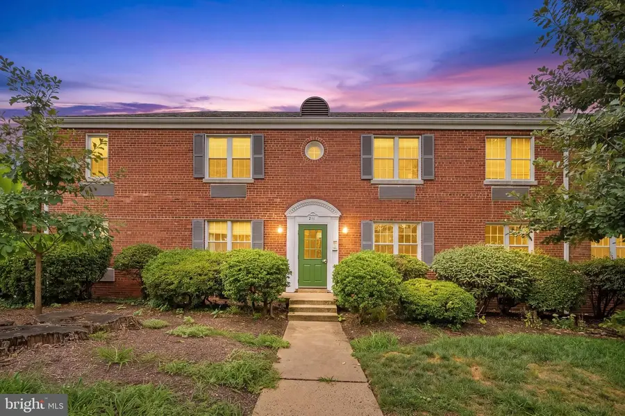 211 E Glebe Rd #b, Alexandria, VA 22305 - #2