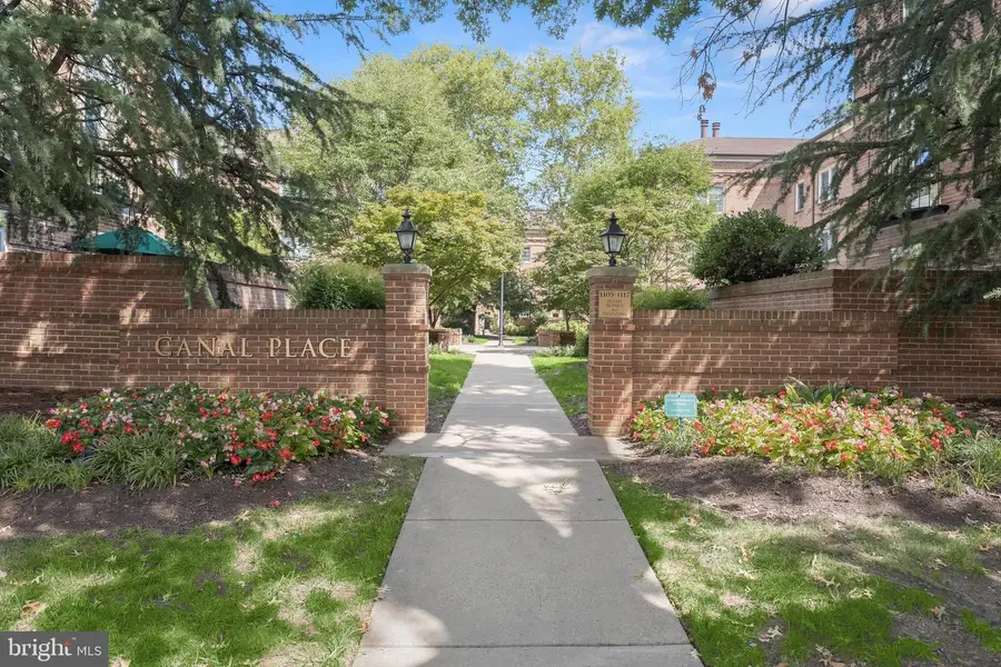 1211 N Pitt St #3a, Alexandria, VA 22314 - #2