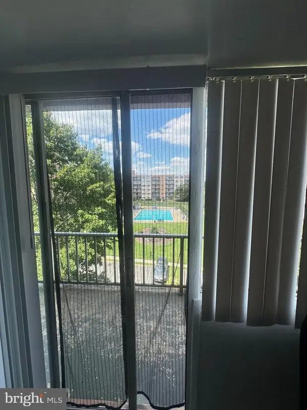 5801 Quantrell Ave #402, ALEXANDRIA, VA 22312