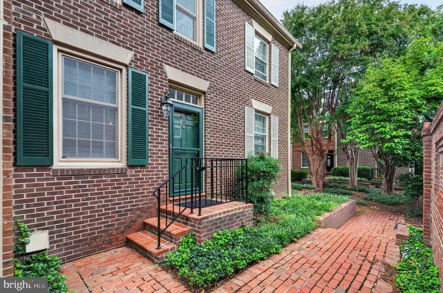 641 S Columbus St, Alexandria, VA 22314 - #3