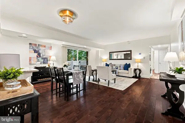 3330 S 28th St #102, ALEXANDRIA, VA 22302