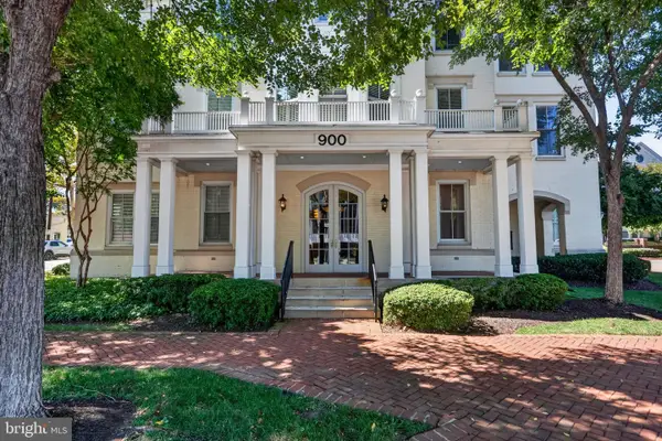 900 N Washington St #302e, ALEXANDRIA, VA 22314
