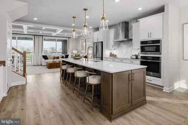 9565 Lookout Ave, ALEXANDRIA, VA 22304