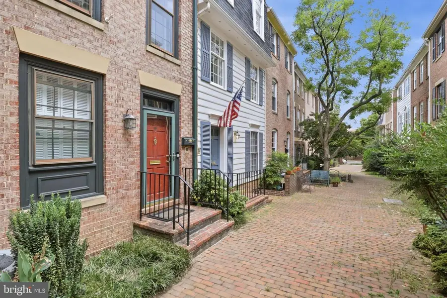 330 N Pitt St, Alexandria, VA 22314 - #3