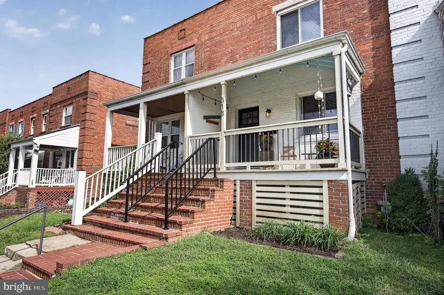 318 Wesmond Dr, Alexandria, VA 22305 - #2