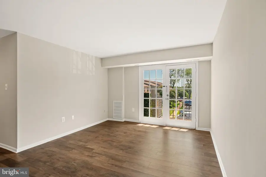 5915 Mayflower Ct #304, Alexandria, VA 22312 - #2
