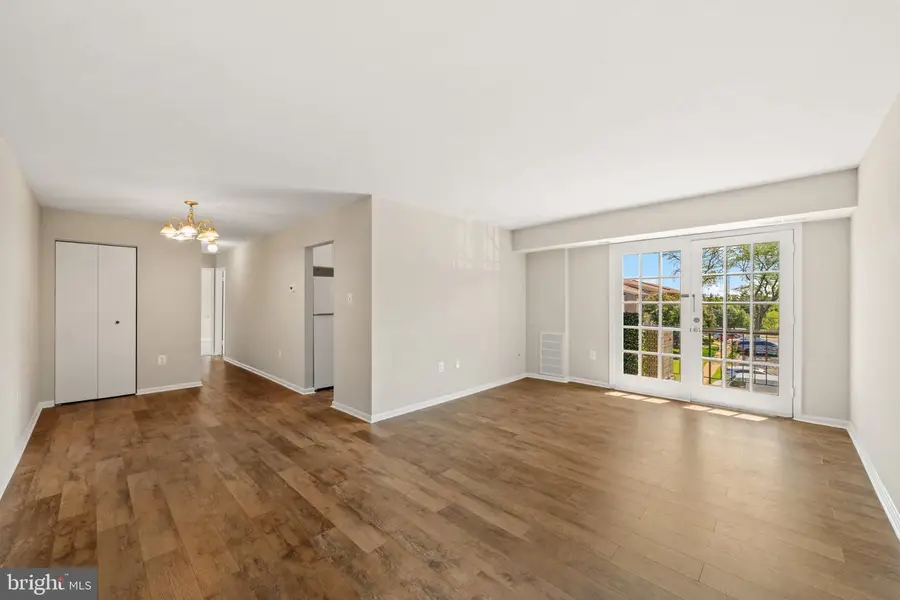 5915 Mayflower Ct #304, Alexandria, VA 22312 - #3