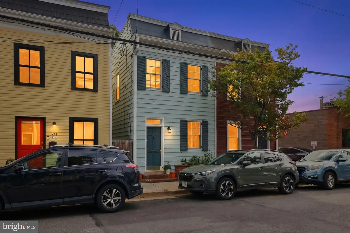 209 N Payne St N, Alexandria, VA 22314 - #1