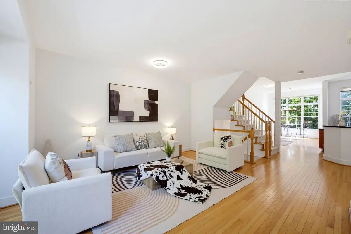 4645 Latrobe Pl, Alexandria, VA 22311 - #1