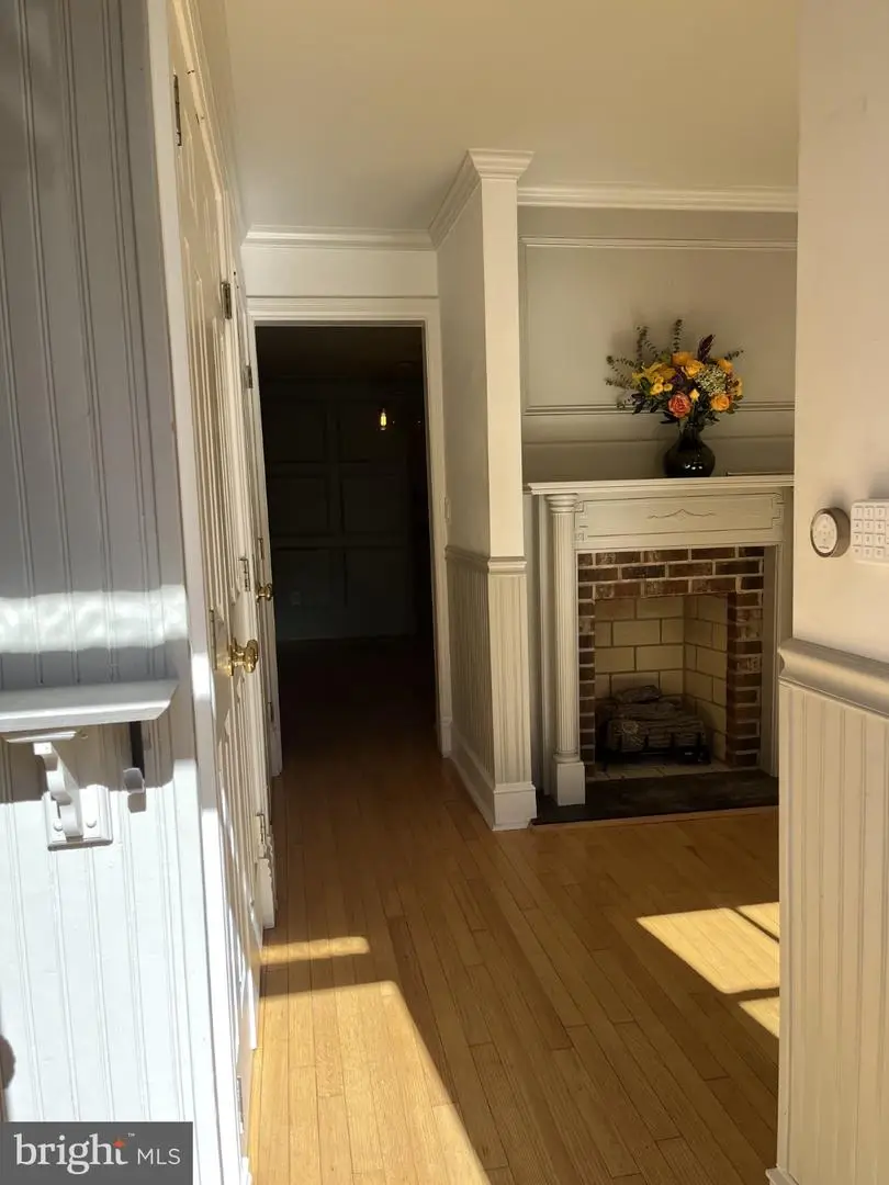 1015 Queen St, Alexandria, VA 22314 - #2