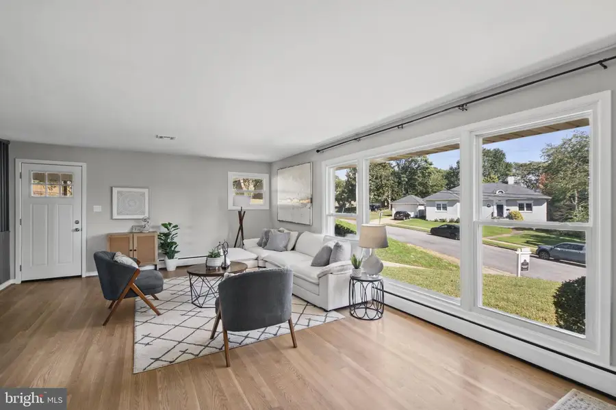 120 Longview Dr, Alexandria, VA 22314 - #2