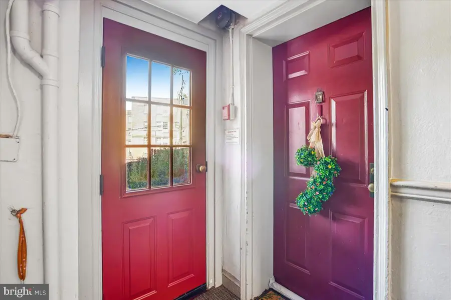 1730 W Abingdon Dr #t-2, Alexandria, VA 22314 - #2