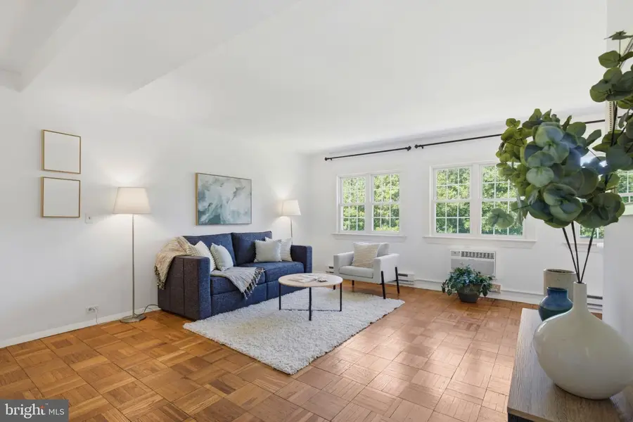 3243 Valley Dr, Alexandria, VA 22302 - #2