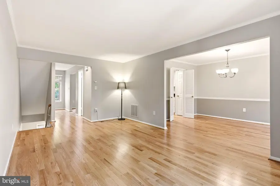 5106 Heritage Ln, Alexandria, VA 22311 - #2