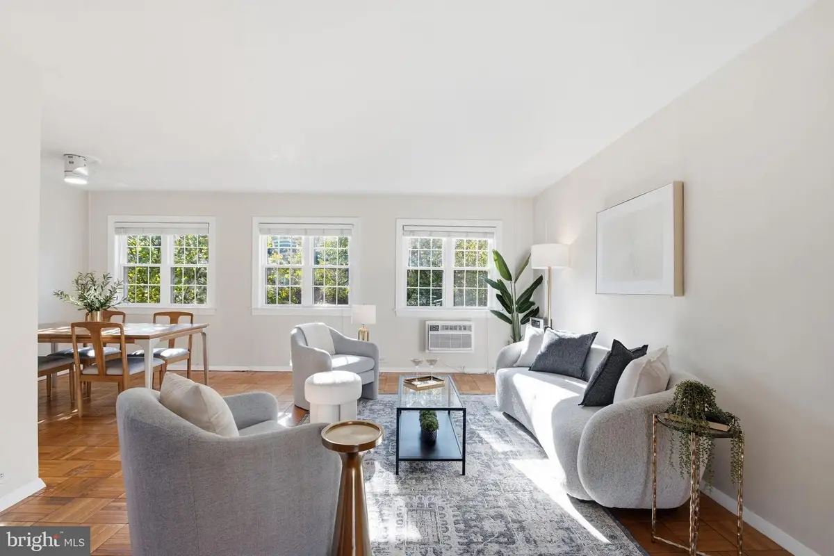 3266 Martha Custis Dr, Alexandria, VA 22302 - #1