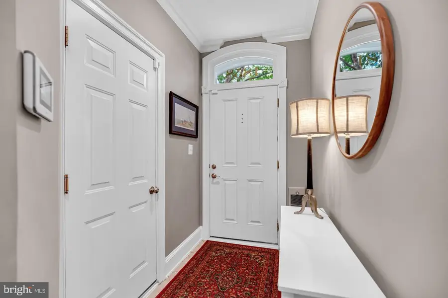 1858 Potomac Greens Dr, Alexandria, VA 22314 - #2