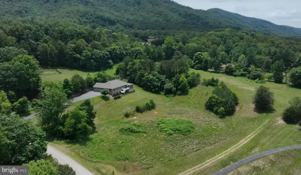 White Tail Dr, ROANOKE, VA 24050