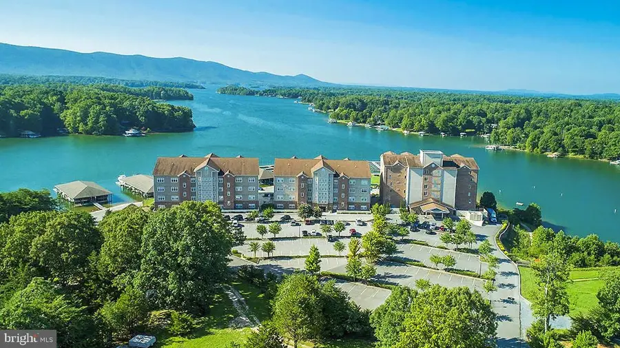 1245 Graves Harbor Trl #242, Huddleston, VA 24104 - #3