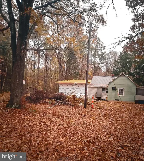 3796 Cut Bank Rd, WARFIELD, VA 23889