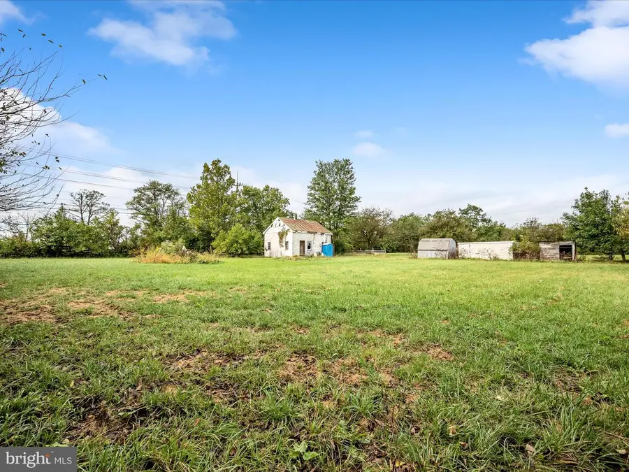 32 Double Tollgate Rd, White Post, VA 22663 - Image #2