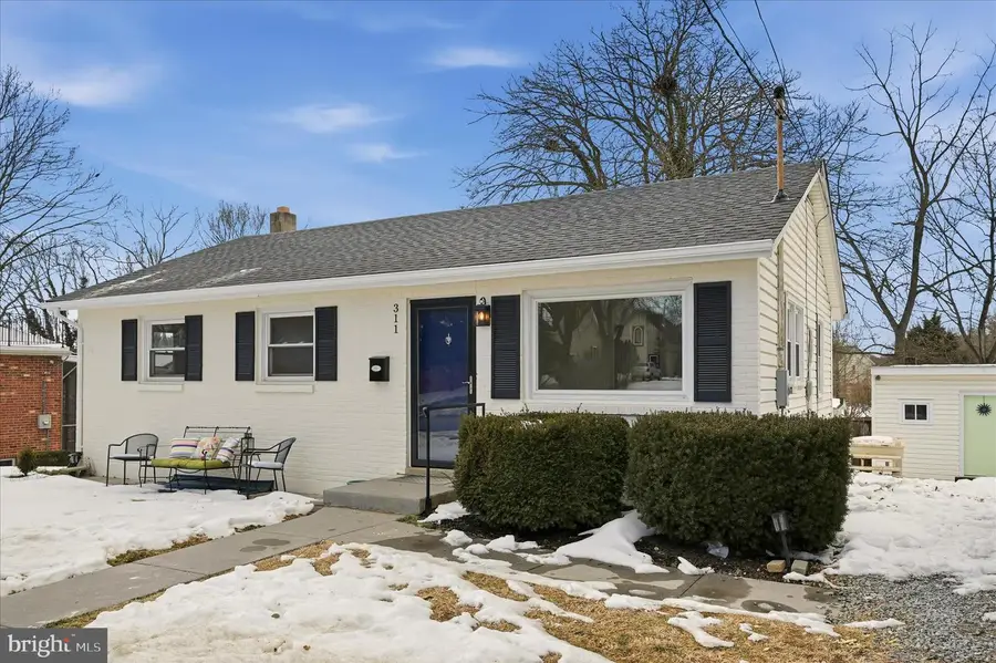 311 S Buckmarsh St, Berryville, VA 22611 - #3