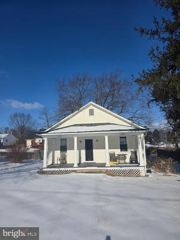 11 Virginia Ave, BOYCE, VA 22620