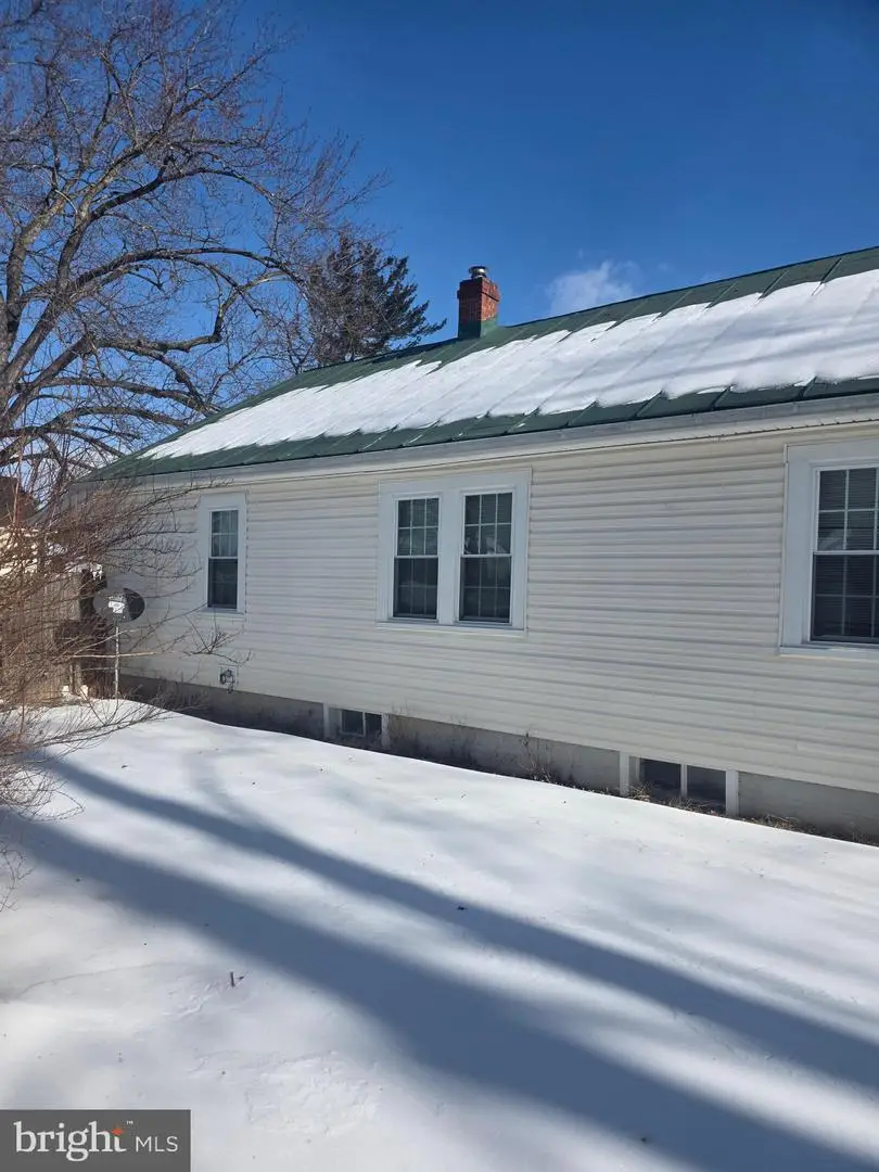 11 Virginia Ave, Boyce, VA 22620 - #3