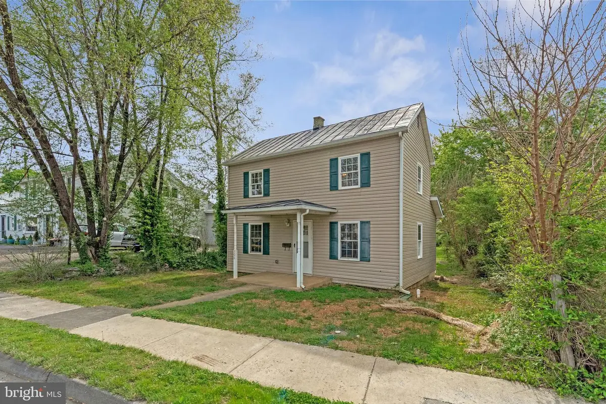 306 N Buckmarsh St, Berryville, VA 22611 - #1