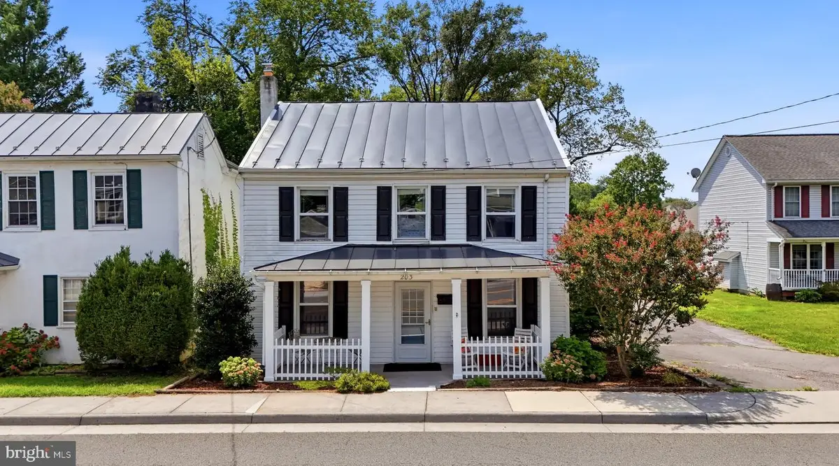 203 W Main St, Berryville, VA 22611 - #1