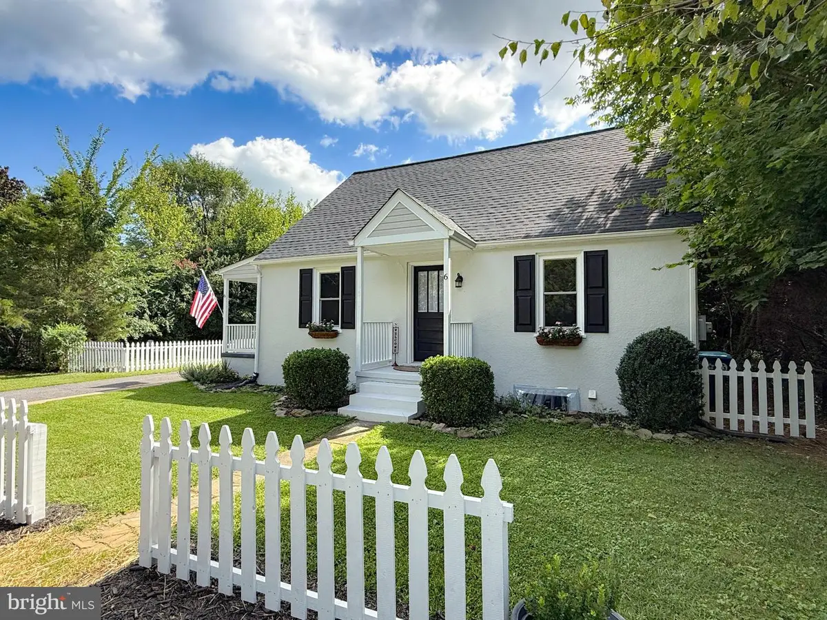 6 Virginia Ave, Berryville, VA 22611 - #1