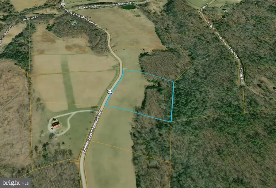 3010 Johns Creek Mountain Rd, New Castle, VA 24127 - Image #2