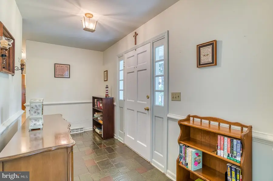 18305 Fox Mountain Ln, Culpeper, VA 22701 - Image #2