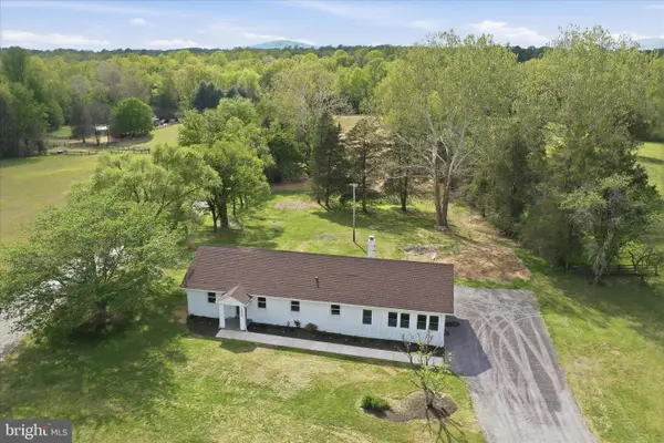 2502 Holly Springs, AMISSVILLE, VA 20106