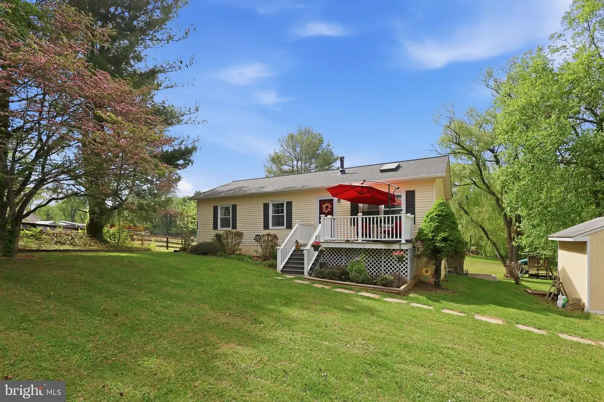 18583 Springs Rd, Jeffersonton, VA 22724 - #1