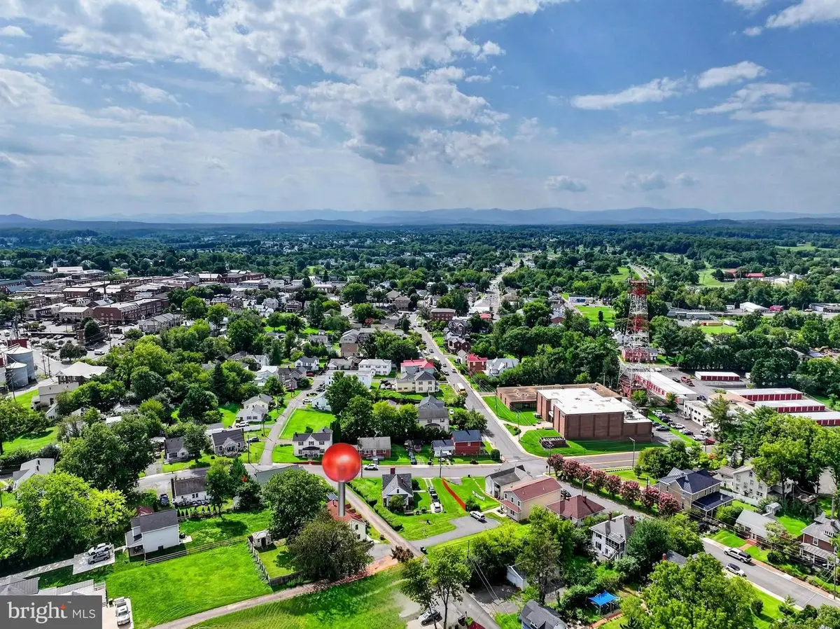 617 Briscoe St, Culpeper, VA 22701 - #1