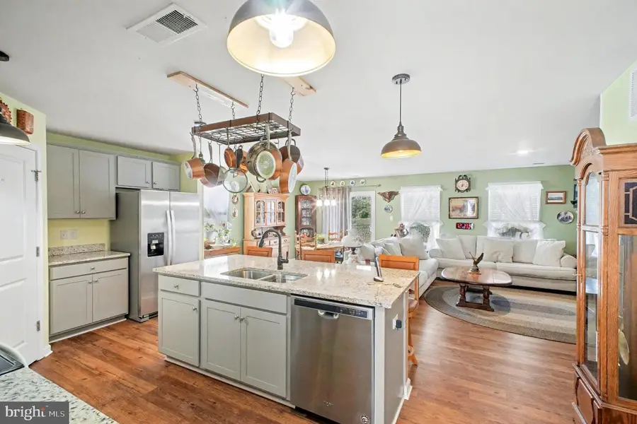 16032 Grant Ct, Bowling Green, VA 22427 - #2