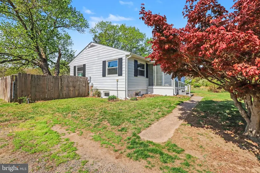 18448 Beazley Ln, Milford, VA 22514 - #3