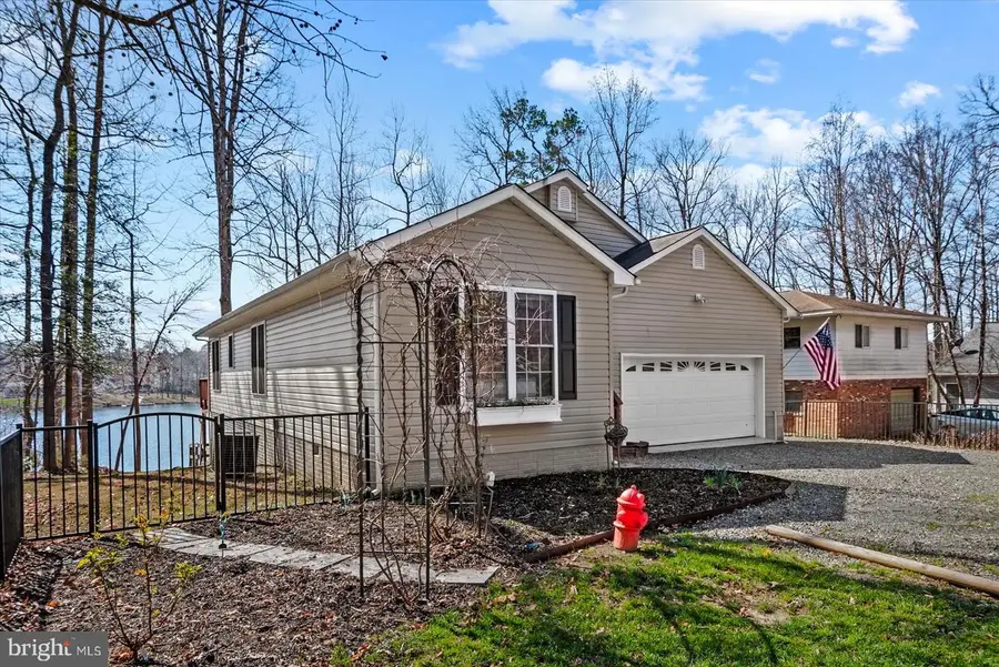 686 Lake Caroline Dr, Ruther Glen, VA 22546 - #2