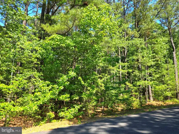 4 Stafford Cv, RUTHER GLEN, VA 22546