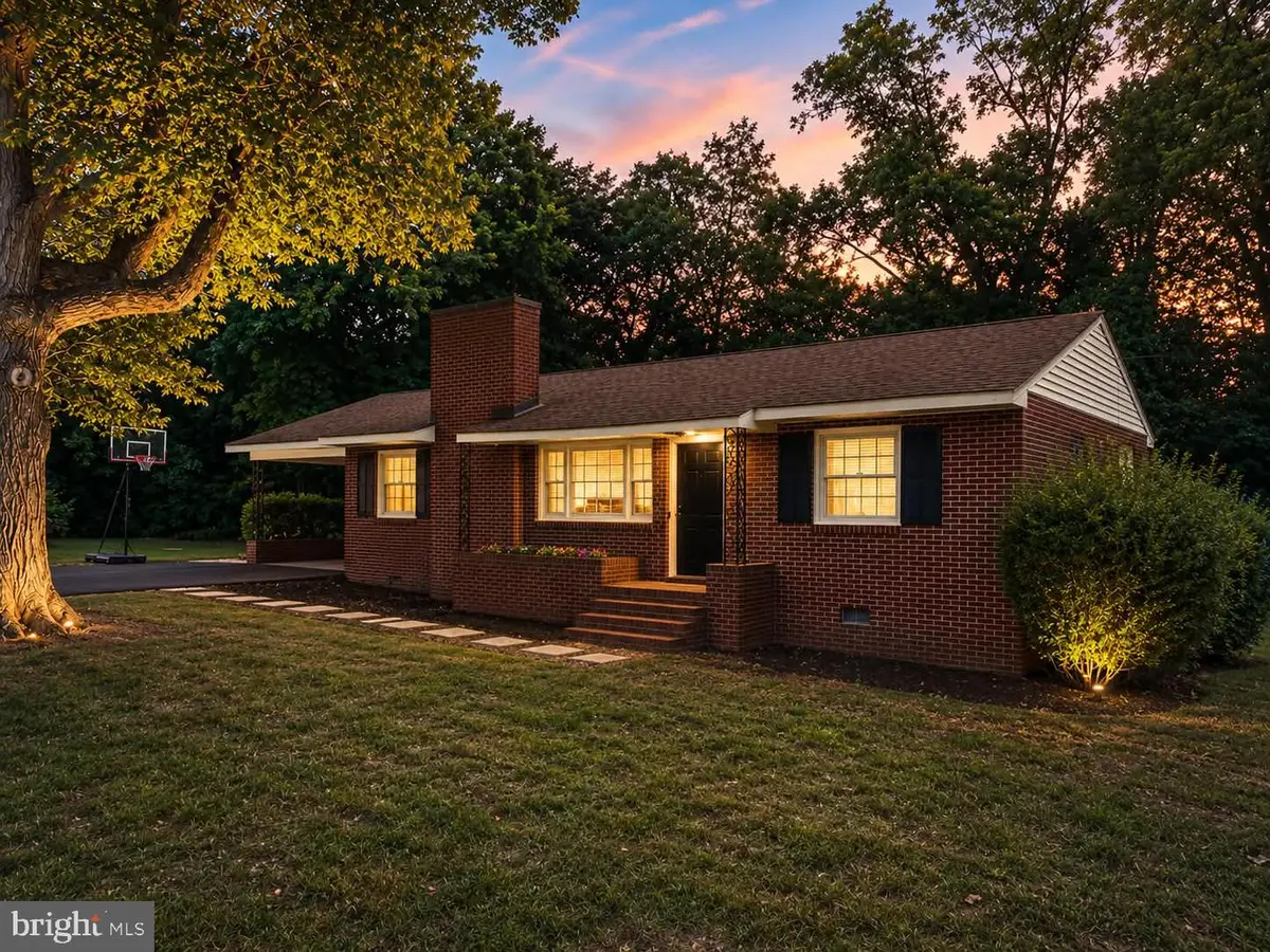 108 Martin St, Bowling Green, VA 22427 - #1