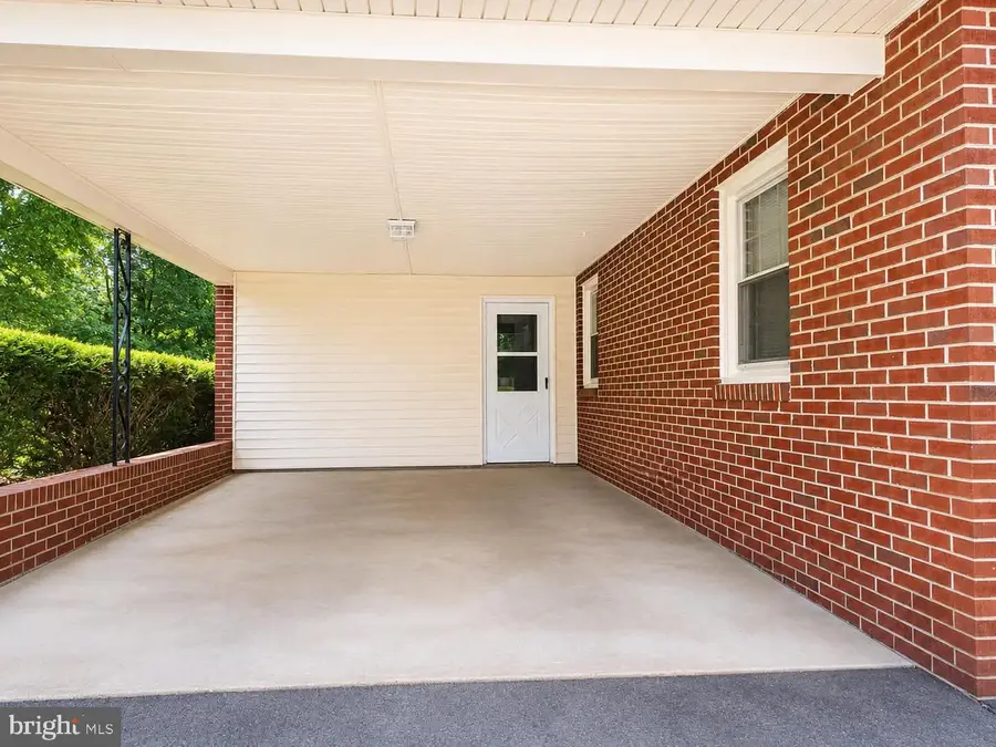 108 Martin St, Bowling Green, VA 22427 - #3
