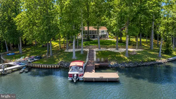 280 Lake Caroline Dr, RUTHER GLEN, VA 22546